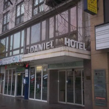Отель Daniel 3*