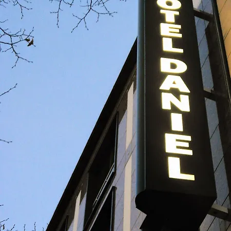 ダニエル ホテル 3*